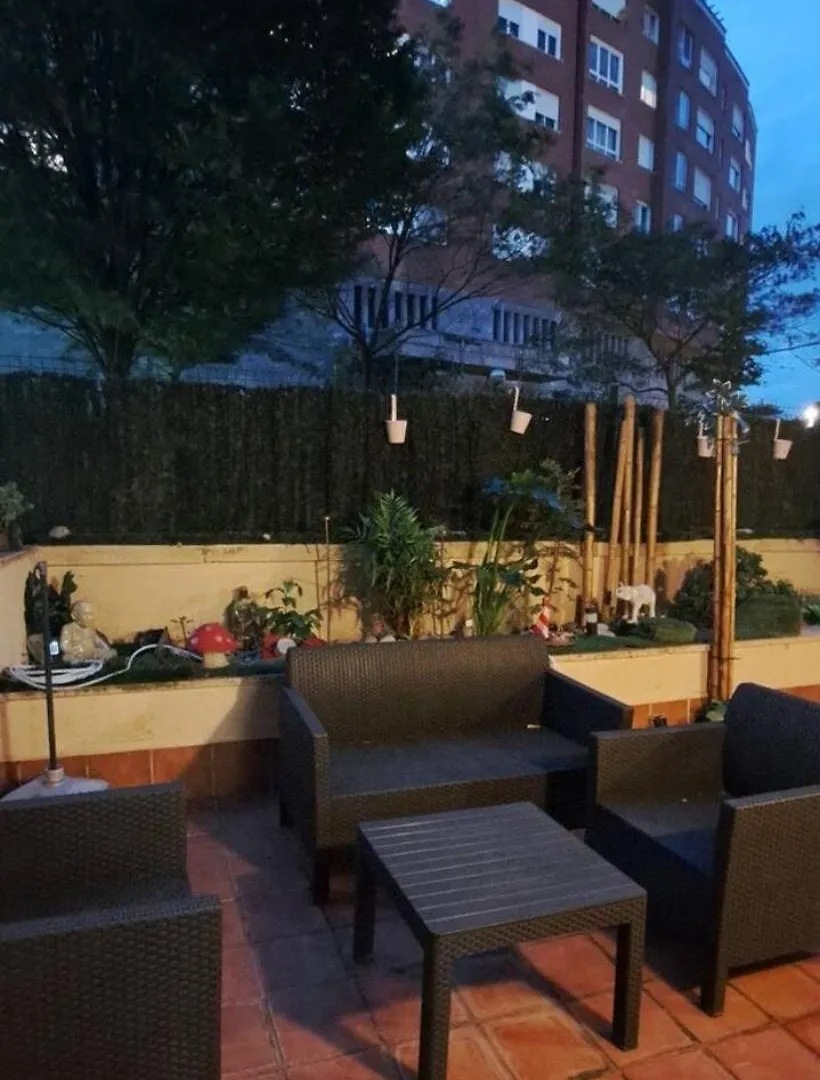 Habitacion Con Salida Directa A Terraza Chill Out Bilbao 0*,  Spain
